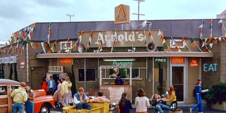 arnolds-drive-in-sign.jpg